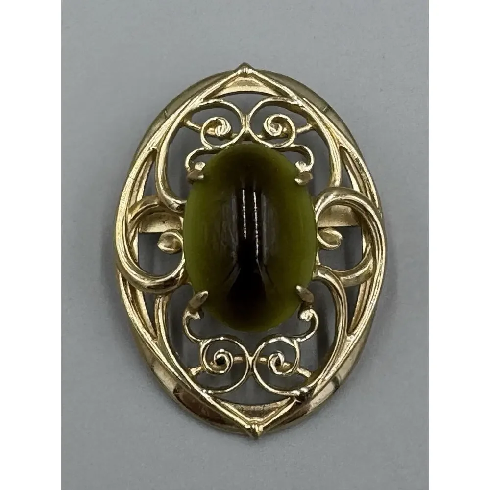 Vintage Whiting & Davis Olive Green Cabochon Cat’s Eye Gold Tone Brooch Unsigned